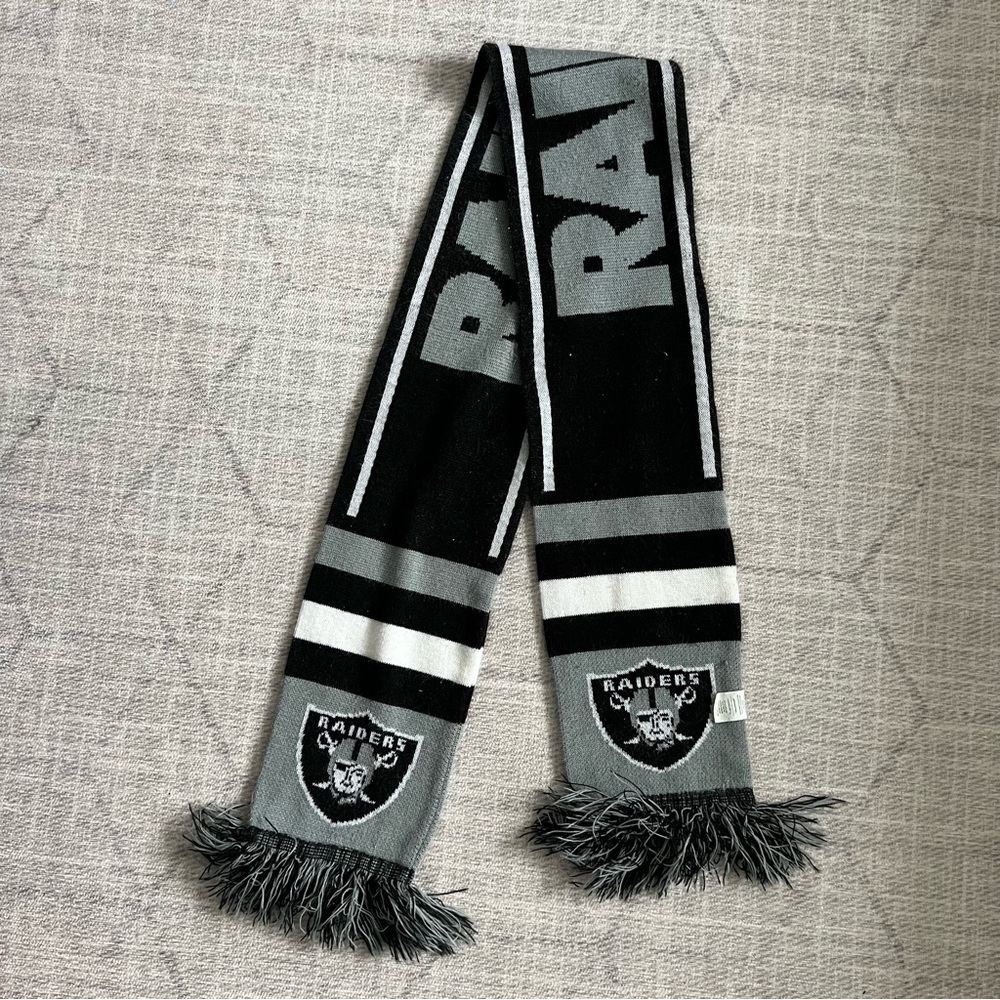 NFL Football Las Vegas Raiders Athletic Scarf